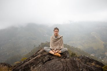 Guía para principiantes sobre meditación espiritual: Conecta con tu ser interior y encuentra la calma y la claridad mental
