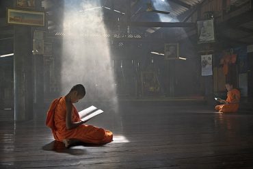 Karma y renacimiento en el budismo: Entendiendo la ley de causa y efecto